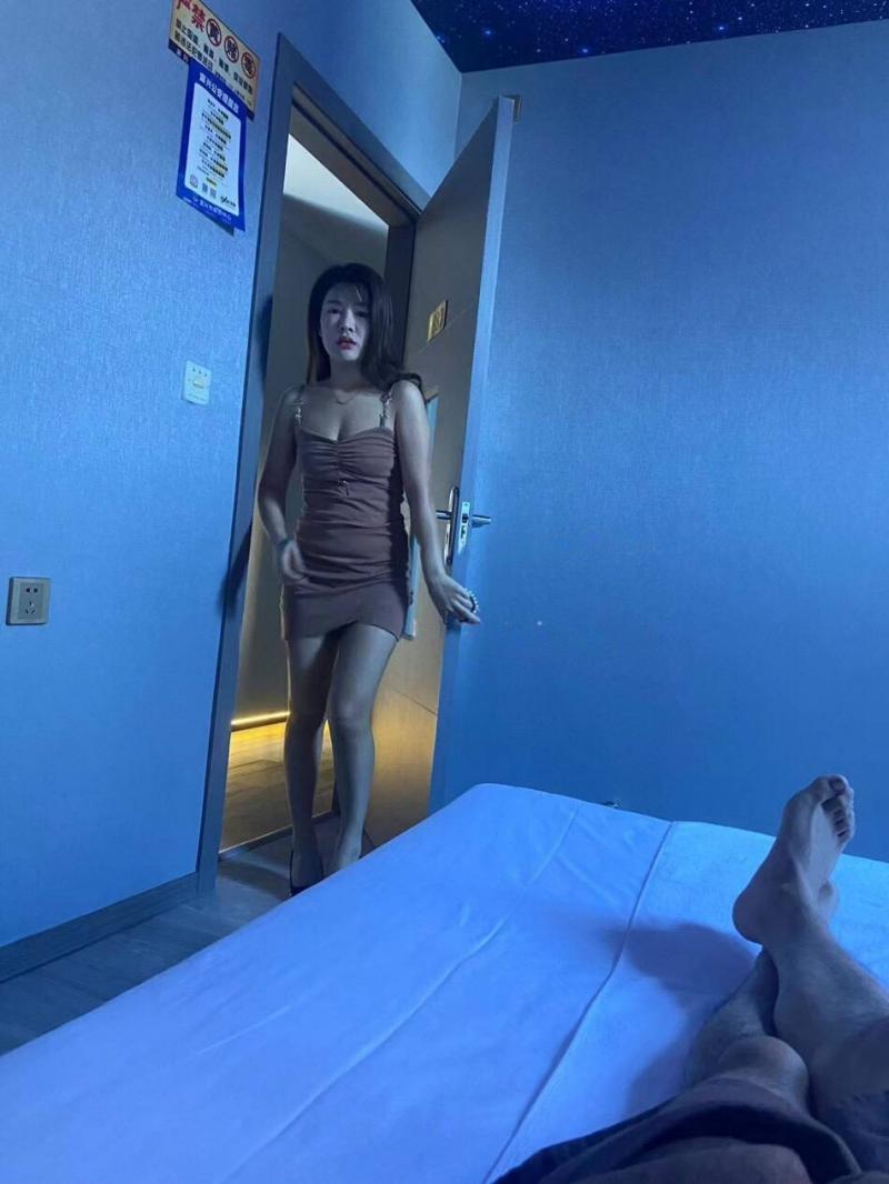 无锡宜兴裕龙会所，楼下浴室洗澡